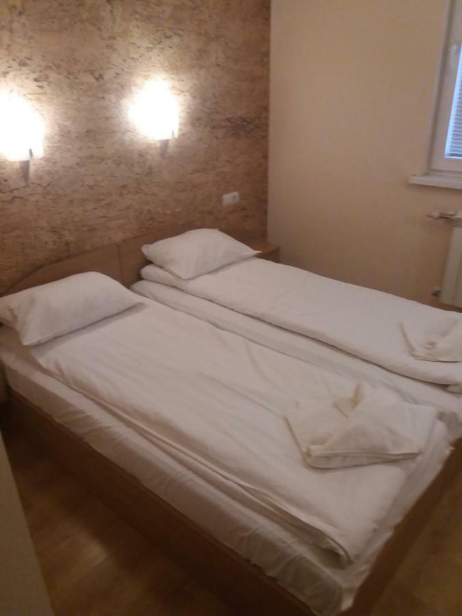 Comfort Guest House Samokov Esterno foto