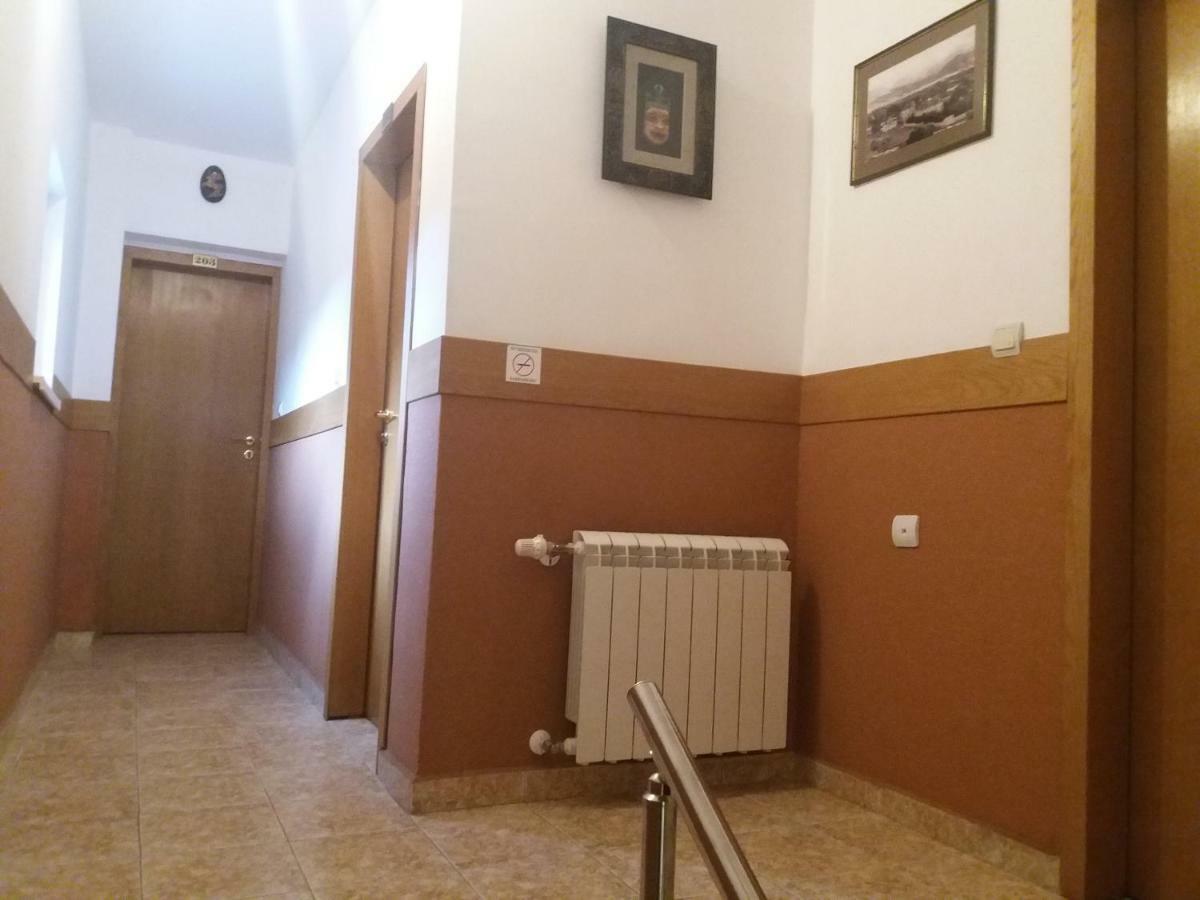 Comfort Guest House Samokov Esterno foto